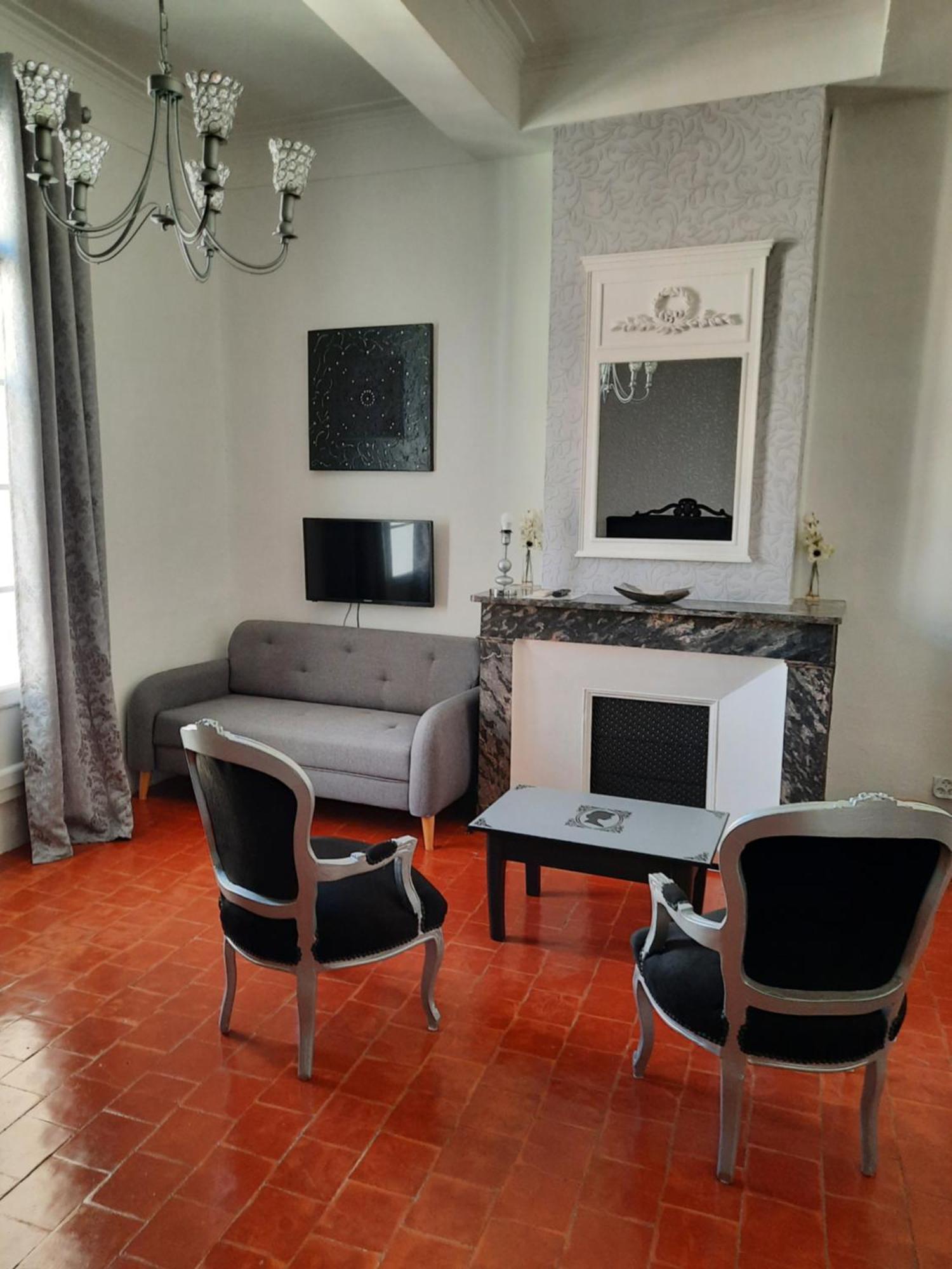 Chambres D'Hotes Belle Vigneronne มงตาญัค ภายนอก รูปภาพ